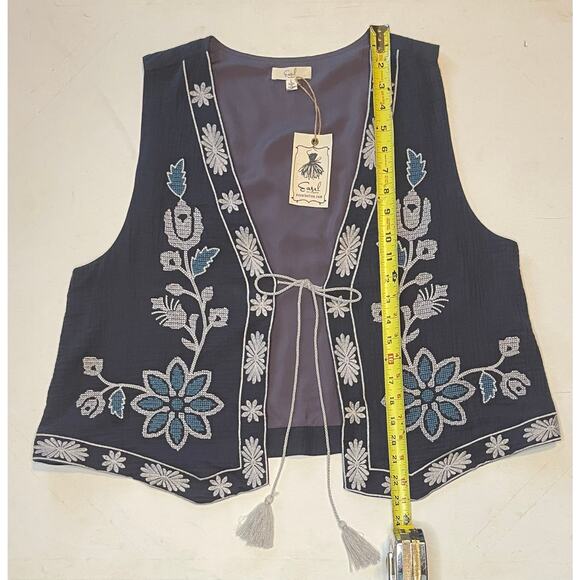Easel Los Angeles Embroidered Boho Vest Women’s L Blue Gray Floral Tassel NWOT - Picture 6 of 9